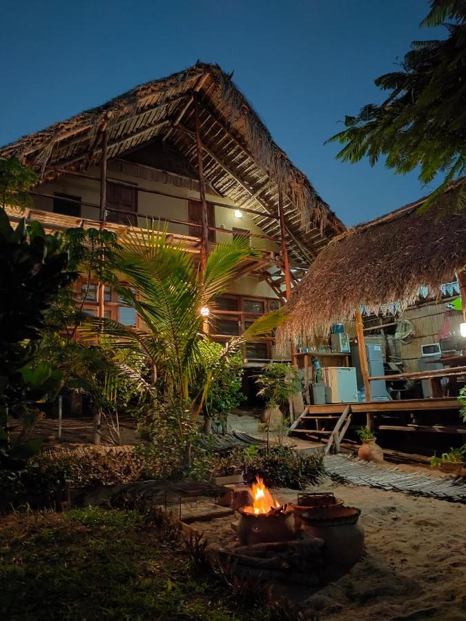 Casa Surf Lodge - Praia do Tofo Екстериор снимка
